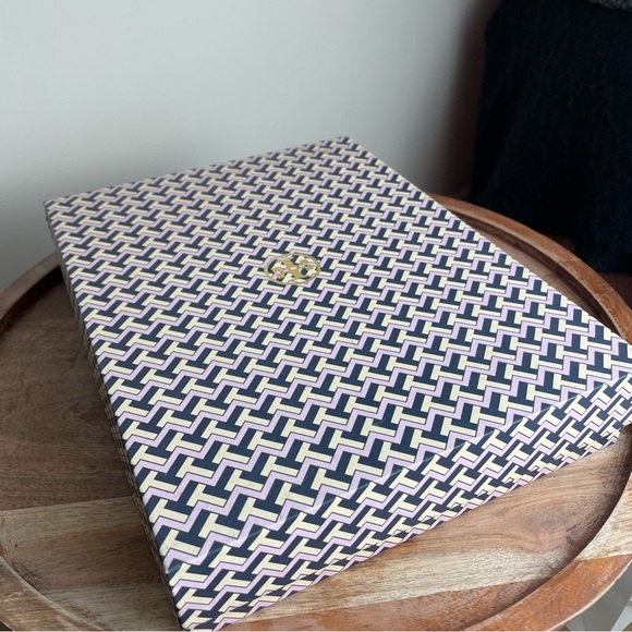 (SOLD) Tory Burch WHIPSTITCH T SCARF in IMPERIAL GARNET Burgundy - Picture 3 of 10